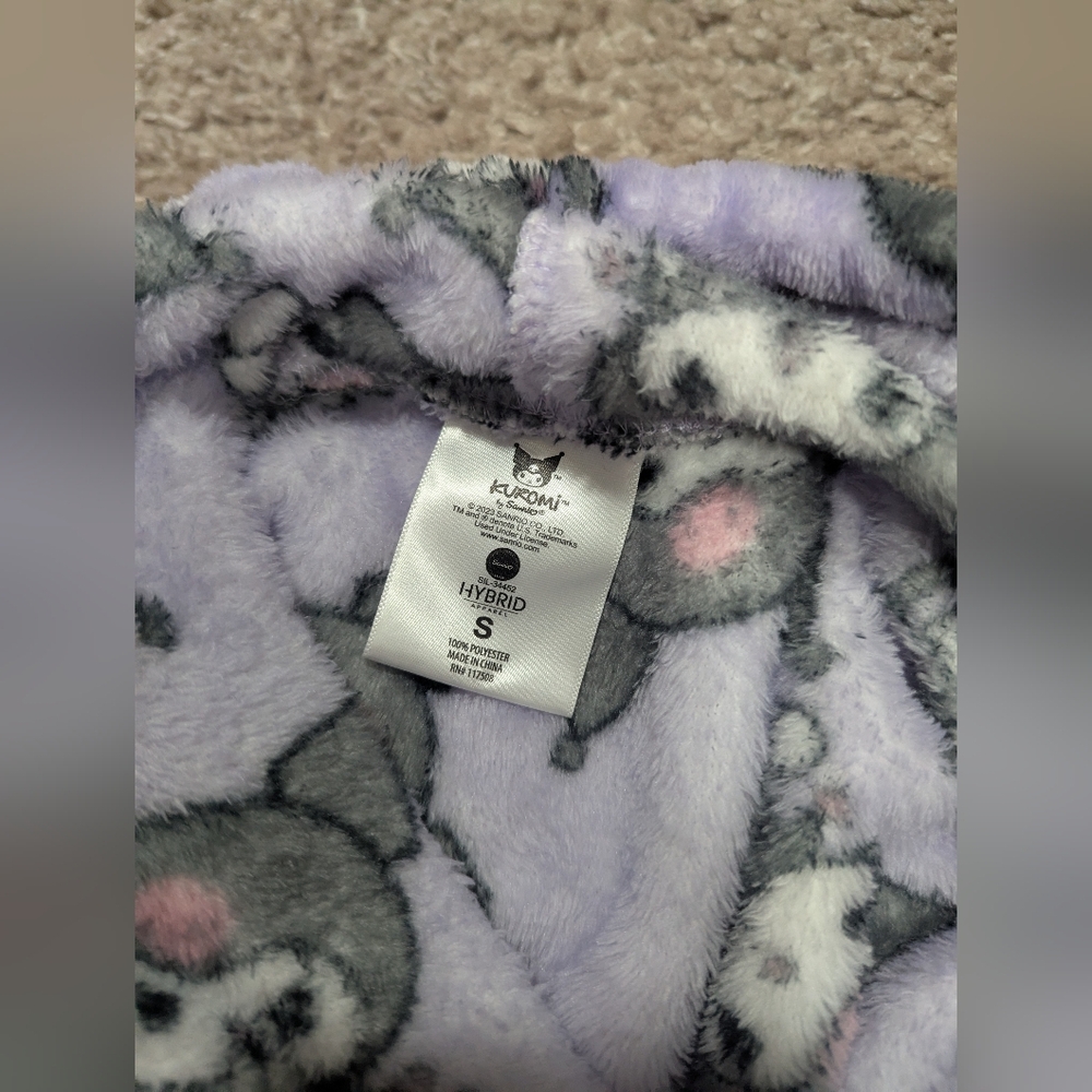 Sanrio Kuromi Plush Hoodie Cozy Sherpa Small Hello Kitty - Picture 5 of 5